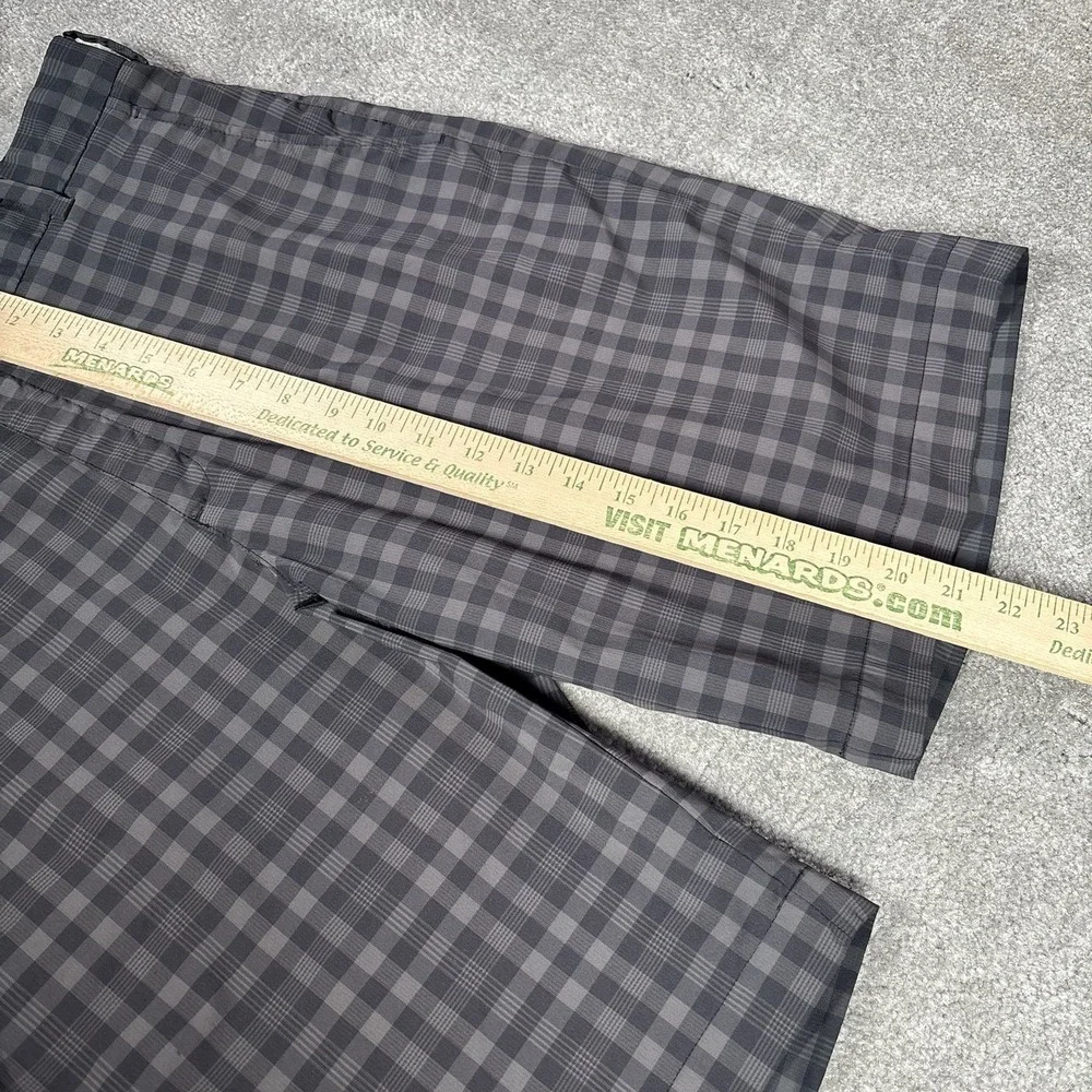Nike‎ Golf Shorts Mens 34 Black Gray Plaid Dri Fit Performace Stretch Chino Logo